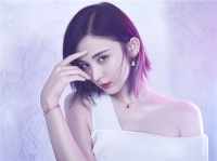 Qeelin与品牌大使娜扎合作,推出情人节限量手链