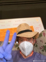 小唐尼过生日秀拼音感谢中国粉丝 不过口罩戴反