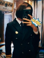 被自己酷到!佟丽娅绿洲晒机长制服照大喊wow