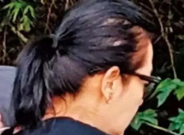 刘若英与家人视频聊天，没化妆暴露真实颜值，苍老憔悴不敢认