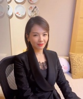 刘涛晒视频反套路彩虹屁 对镜害羞偷笑少女感十足