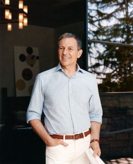 前CEO Bob Iger重返岗位