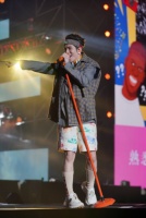 金曲奖才宣布延期 萧敬腾“配合防疫”攻蛋急喊卡