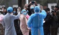 原创 中方“铁令”收效显著! 外籍华人彻底打消念头, “墙头草”被拦在国门之外