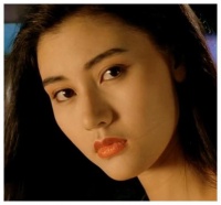 早期李嘉欣有多美?被看为全港富太“公敌”,现49岁依然韵味扑鼻