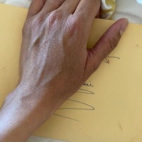 原创 曼巴提前祝福?瓦妮莎生日前发现科比留下一封信:给我一生的挚爱