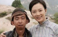 原创 他因长相丑经常扮演丑角,但另一个身份,观众表示:厉害