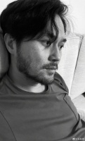 张智霖胡子拉碴自侃是流浪汉 网友:哪里可以偶遇