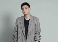李荣浩发小作文吐槽自家物业 网友直呼“太真实了”
