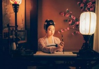钱，让人累一生  情，让人苦一世