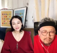 郝蕾直播夸周冬雨易烊千玺 称演员除天赋还要观察