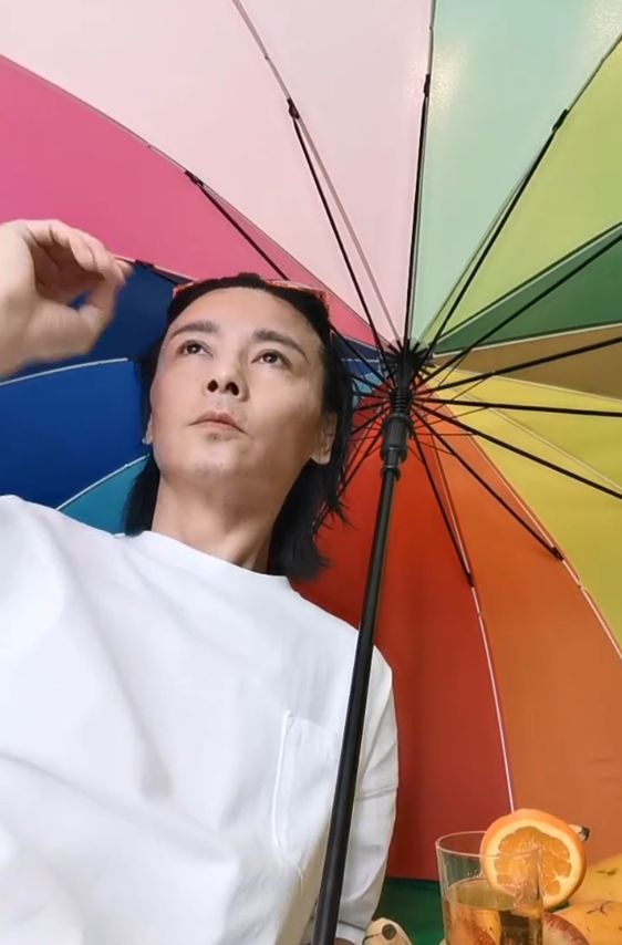 张晋在家度假