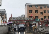 “直播带货第一村” 淘金记:什么红就卖什么