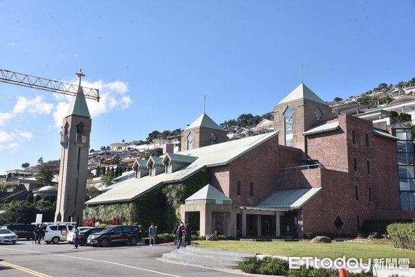 高以翔长眠金宝山墓园