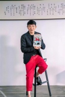 58岁刘德华惊曝一整年生病!窜出白发皱纹…暖晒爱女画作