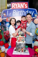 胡杏儿为二儿子办生日会 晒全家福一家四口超温馨