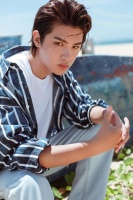 黄明昊再发文喊话私生饭：希望家楼下不要有人了