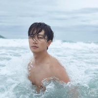 独家!黄轩官宣恋情后回应:女方圈外人 不要打扰她