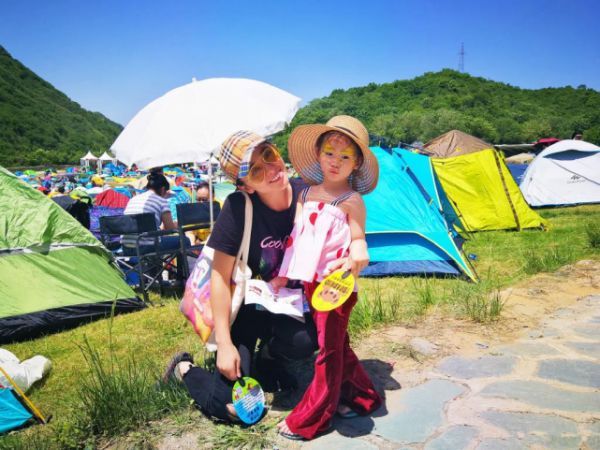 她曾两次演傻姑，闪婚嫁给富豪生有一女，如今39岁疑似怀上二胎
