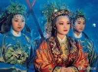 原创             元春：红楼梦中生活得最辛苦的女子，站在云巅之上却贪恋平凡亲情