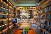 读书之乐：你试过在茅厕里通宵读书吗