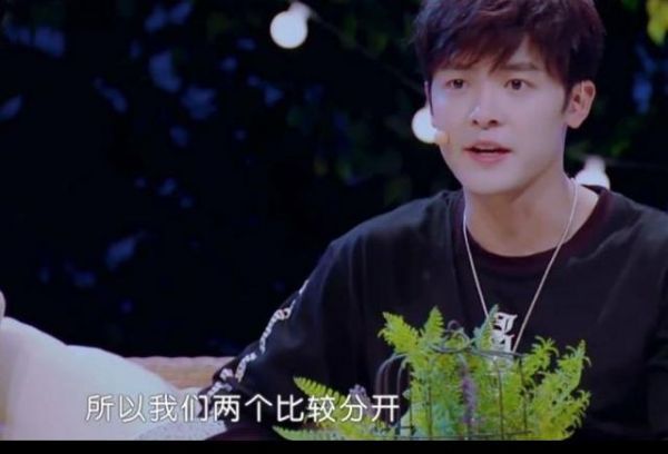 颖儿付辛博街头秀恩爱，女儿直接丢给保姆，单独开车回家