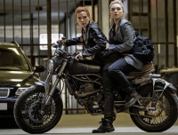 斯嘉丽·约翰逊表示已将黑寡妇接力棒传给佛罗伦斯·珀