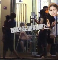 颖儿付辛博街头秀恩爱，女儿直接丢给保姆，单独开车回家