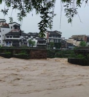 受持续性暴雨影响，安徽两座明代古桥被洪水冲毁