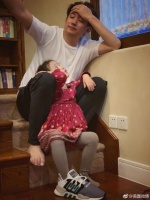 黄磊带小女儿打疫苗 妹妹化身逻辑鬼才思维超跳跃