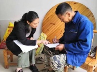 女作家下乡扶贫，走遍41个村庄为沉默地带发声