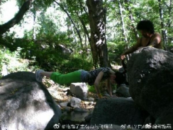 刘亦菲12年前集训照罕见曝光，穿着土味仍气质出众，素颜嫩出水