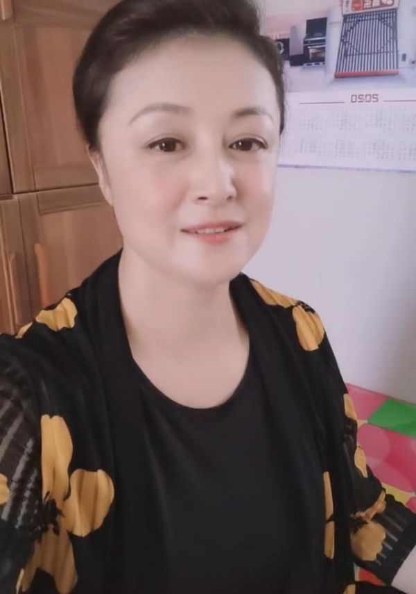 乡村爱情片场记录，演员突然打架？谢大脚揪住谢广坤头发