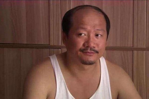 乡村爱情片场记录，演员突然打架？谢大脚揪住谢广坤头发