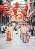 400多岁豫园变身国潮街区