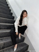 人美心善！欧阳娜娜替丢提琴网友向航空公司喊话