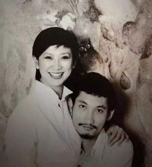 69岁施南生近况曝光，曾嫁给相恋20年徐克，如今单身生活很惬意