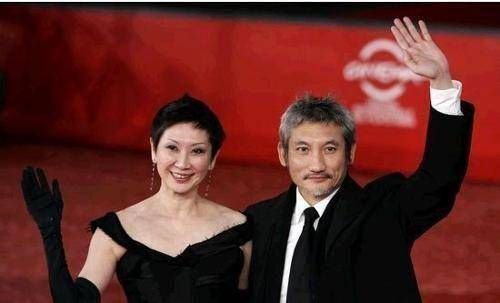 69岁施南生近况曝光，曾嫁给相恋20年徐克，如今单身生活很惬意