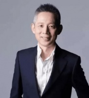 原创             蒋昌建虽年过半百，但却不是《最强大脑》主持人那么平凡