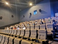 没有可乐和爆米花的中国电影院依然有点“甜”