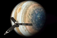 原创             朱诺号在8亿公里外有新发现，红外图像显示，木卫三在下等离子雨