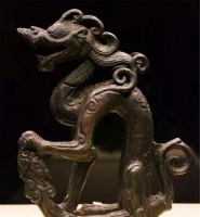 原创             哈尔滨老农挖地挖出的国宝，因害怕上交国家，专家：皇室御用饰品