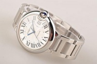 她送来一块卡地亚维修，娓娓的说起了她的故事