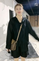 “王长贵”小19岁娇妻罕露面，晒气派豪宅名牌包抢镜，婚后狂捞金