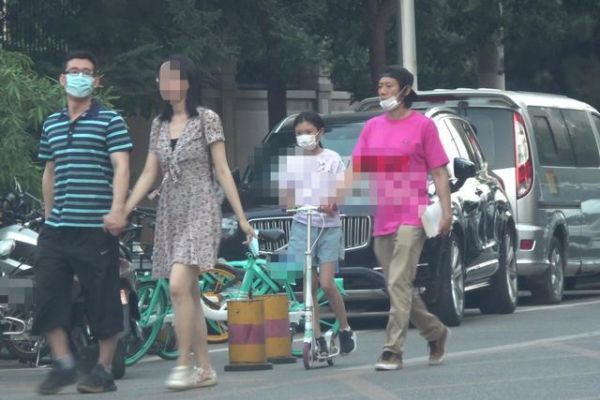 43岁夏雨太显老！脸部松垮皱纹明显长发油腻，竟还是美容院常客
