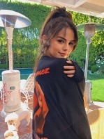 YG回应赛琳娜与BlackPink合作：请等待官方消息