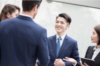 职场中，有的人老觉得上级不好接触，而上级又老觉得下级不好沟通