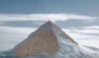 南极发现三座金字塔？
