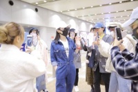 她来了，她来了，棠玥寕现身首都机场