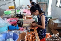 双牌县茶林镇：扶贫车间“开”进村民心间